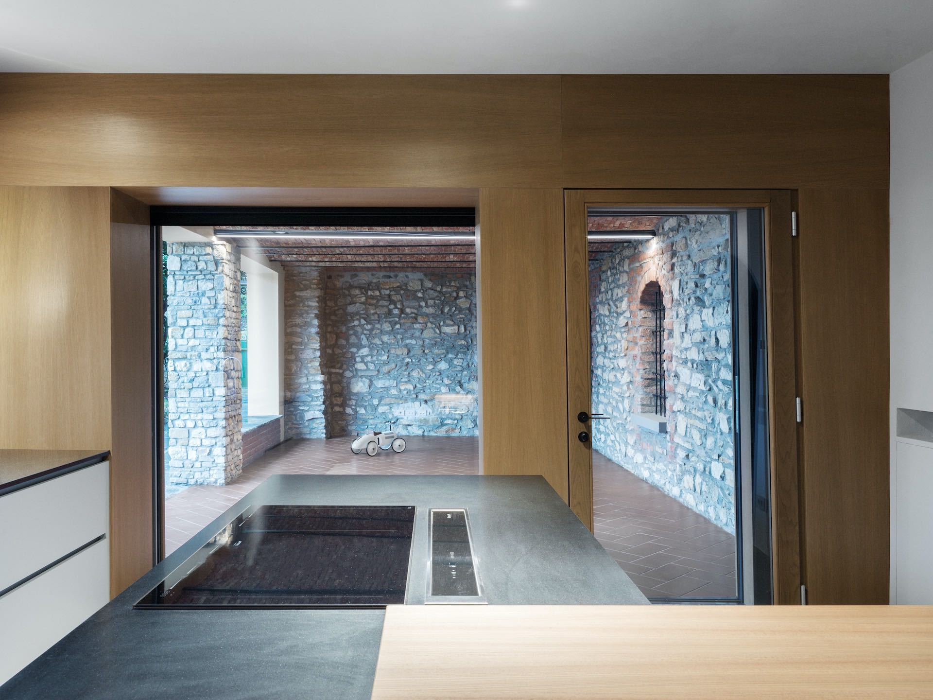a25architetti - Casa in collina a Montevecchia
